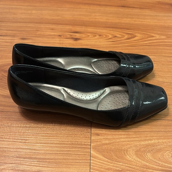 Navy Abella Flats - Picture 2 of 4